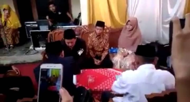 Viral Pernikahan dengan Mahar Sandal  Jepit Ternyata ini 