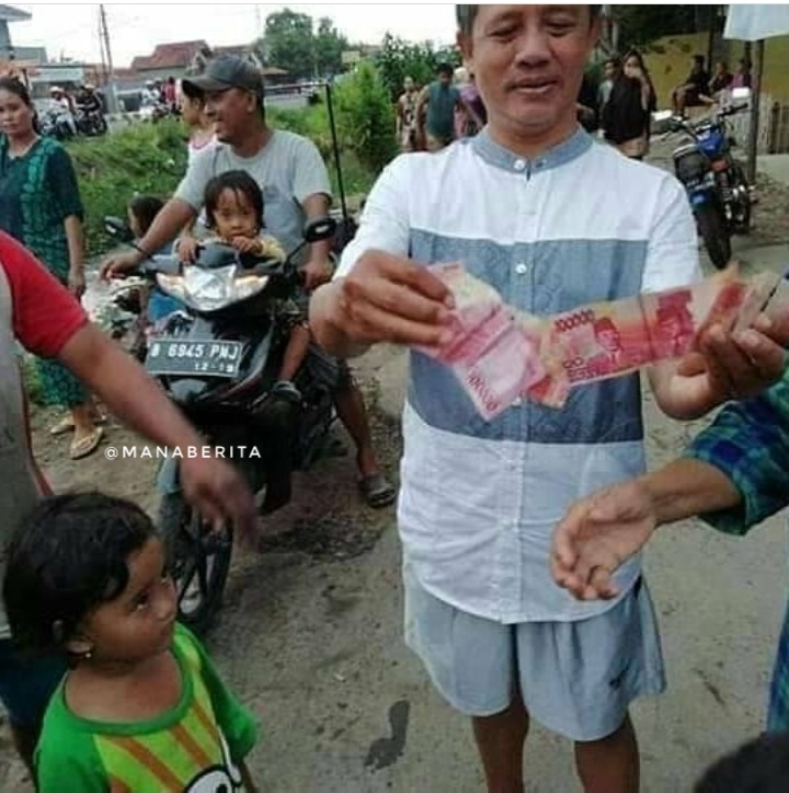 Heboh! Uang Ratusan Juta dan Emas Dibuang ke Sungai, Ternyata Orang ini Pembuangnya!